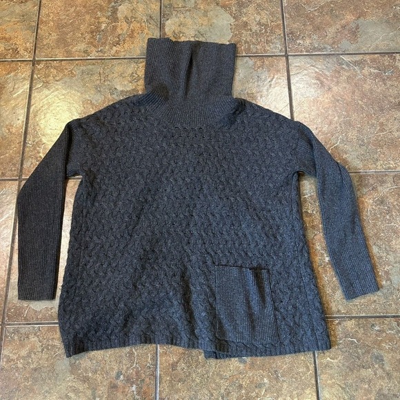 Griffen Grey 100% Cashmere Turtleneck Sweater Sz M Soft Women’s Open Back - Picture 1 of 5